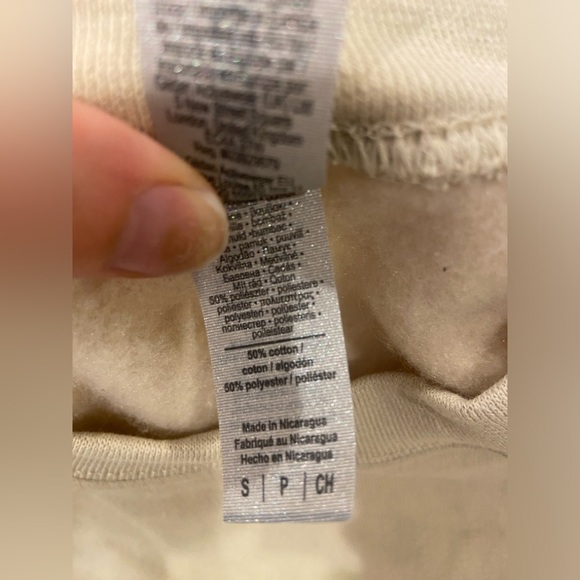 NWOT Crewneck sweater cat throwing dice size small - Picture 4 of 5